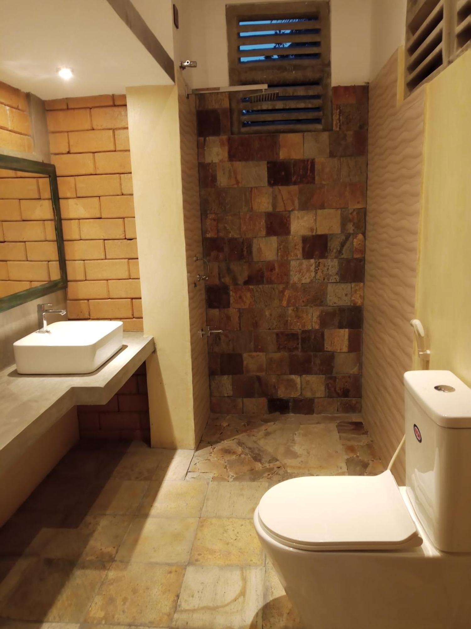 The Brick Wonder Hotel Habaraduwa Central Kültér fotó